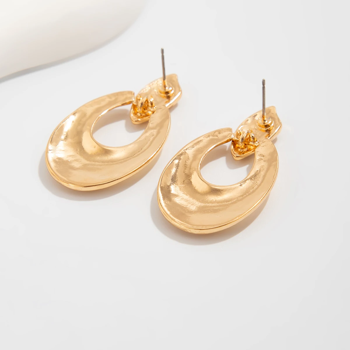 

PuRui Romantic Vintage Elliptical Geometric Drop Earrings for Women Exquisite Elegant Hollow Pendant Earrings Aesthetics Jewelry