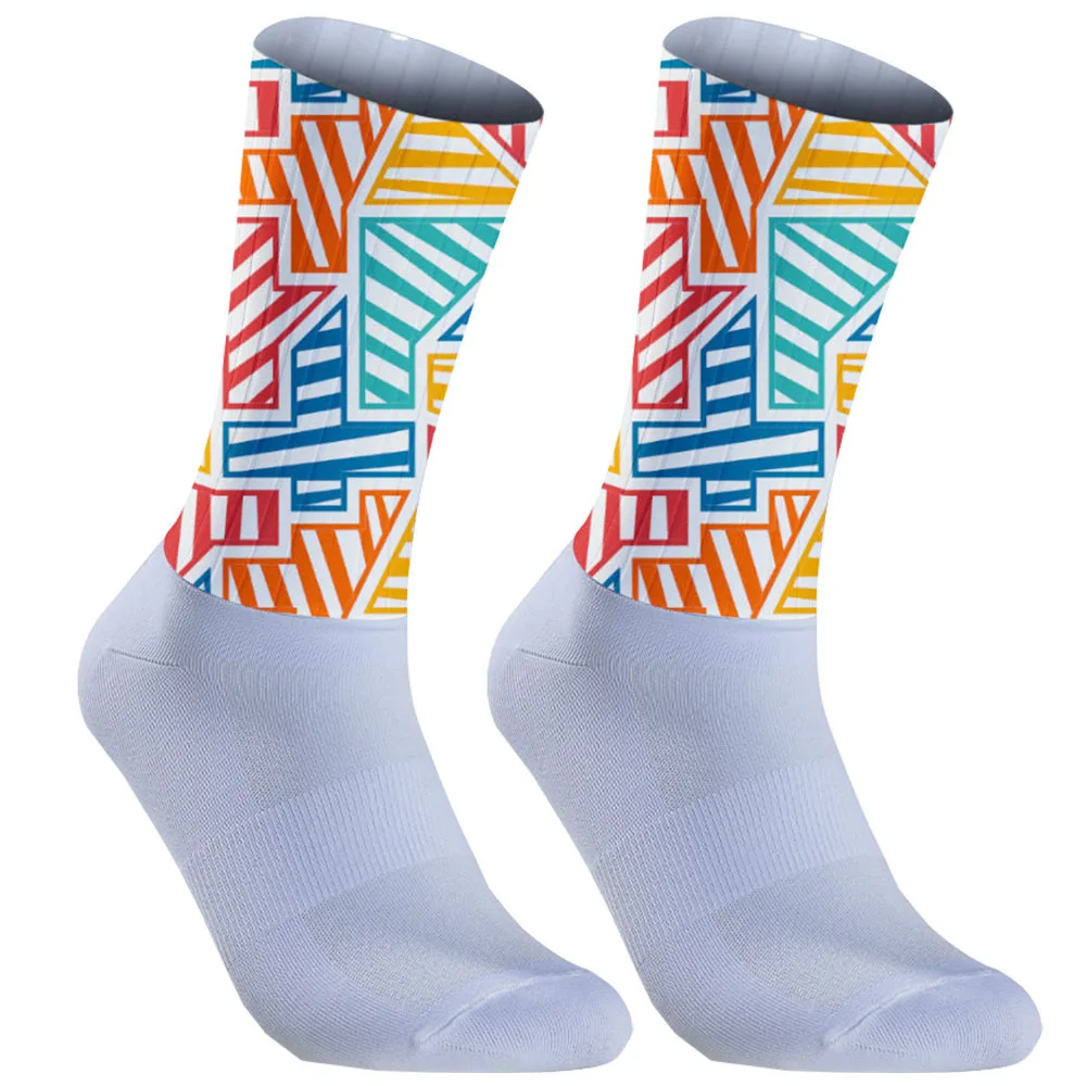 2025 I nuovi calzini da ciclismo antibatterici e resistenti agli odori sono traspiranti, che assorbono il sudore e freschi per molti giorni di ciclismo