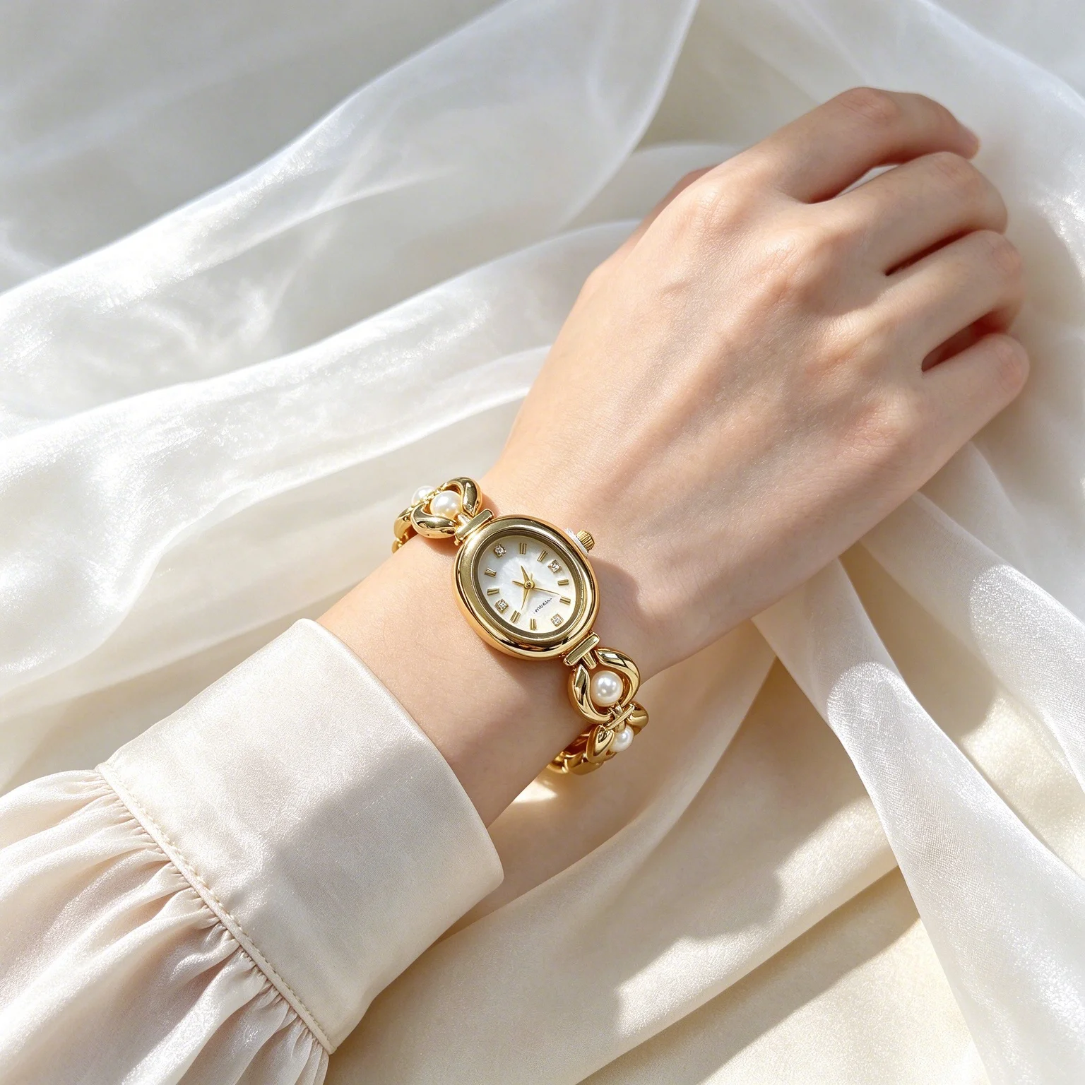 Women Gold Bracelet Watch Vintage Oval Pearl Chain Quartz Wristwatch Elegant Crystal Diamond Dial Ladies Dress Watch for Gift
