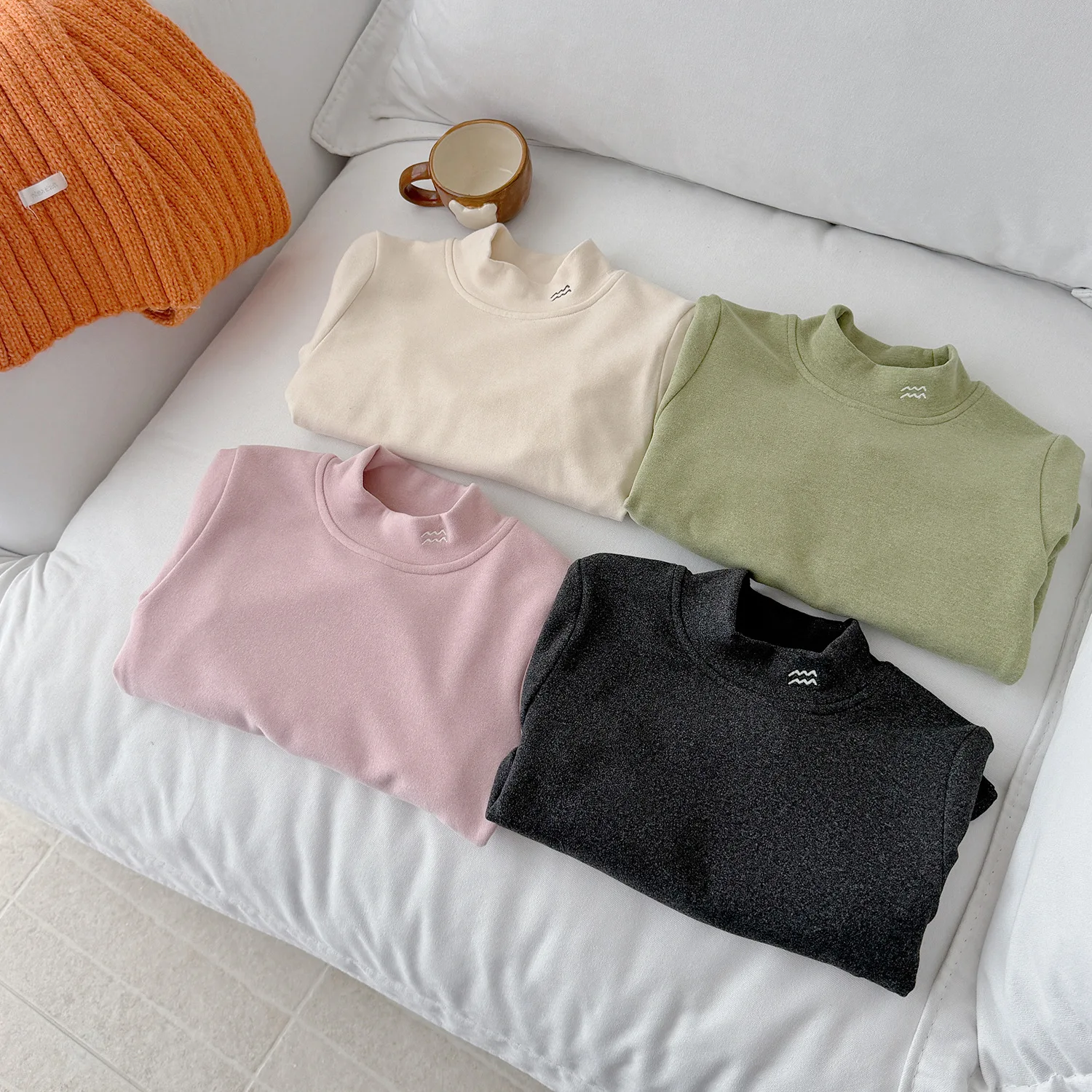 Girls' Base Shirt 2026 Autumn and Winter New Children's Thickened Semi High Collar Children's Warm Top