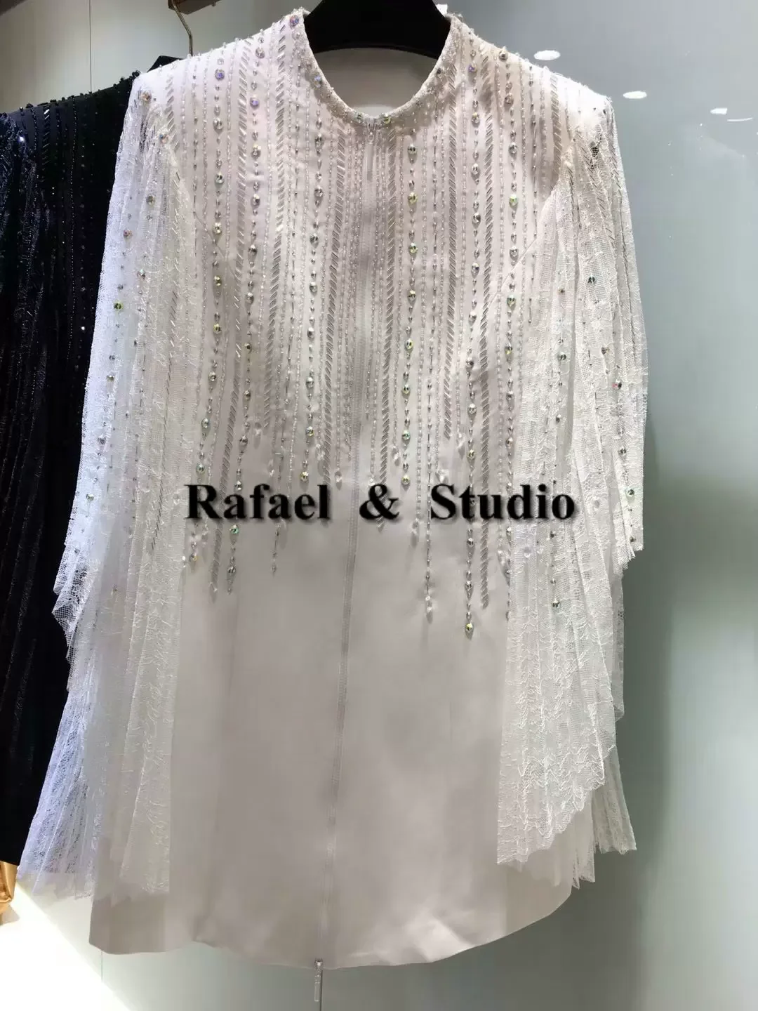 

Sexy Ladies Lace Sleeve Jacket Fashion Women's Pearls White Coat Elegant Black Blazer Long