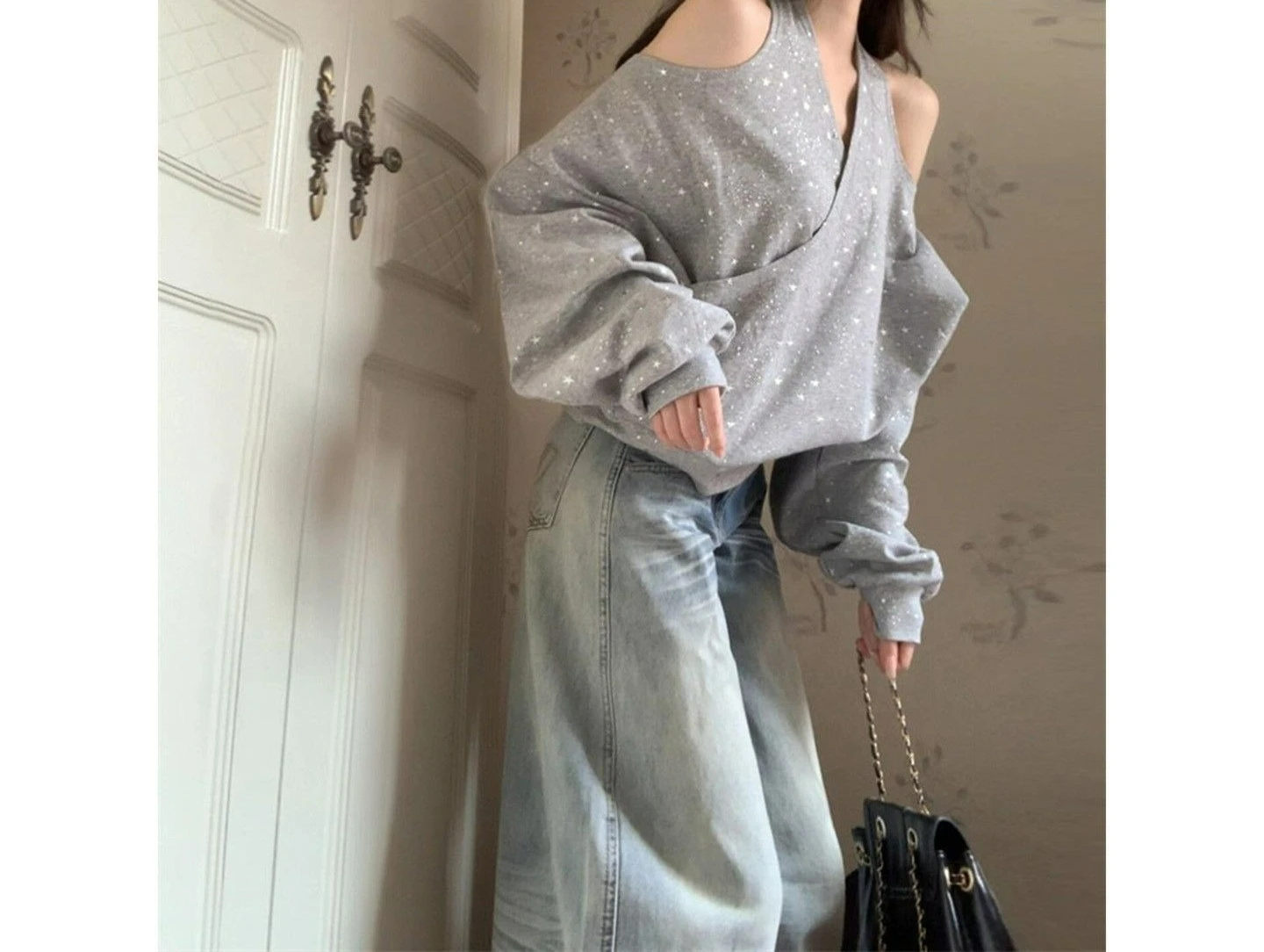 

2026 Star Neck Off-the-shoulder Gray V-neck Sweater Women's Spring and Autumn Loose Lazy Wind Long-sleeved Top
