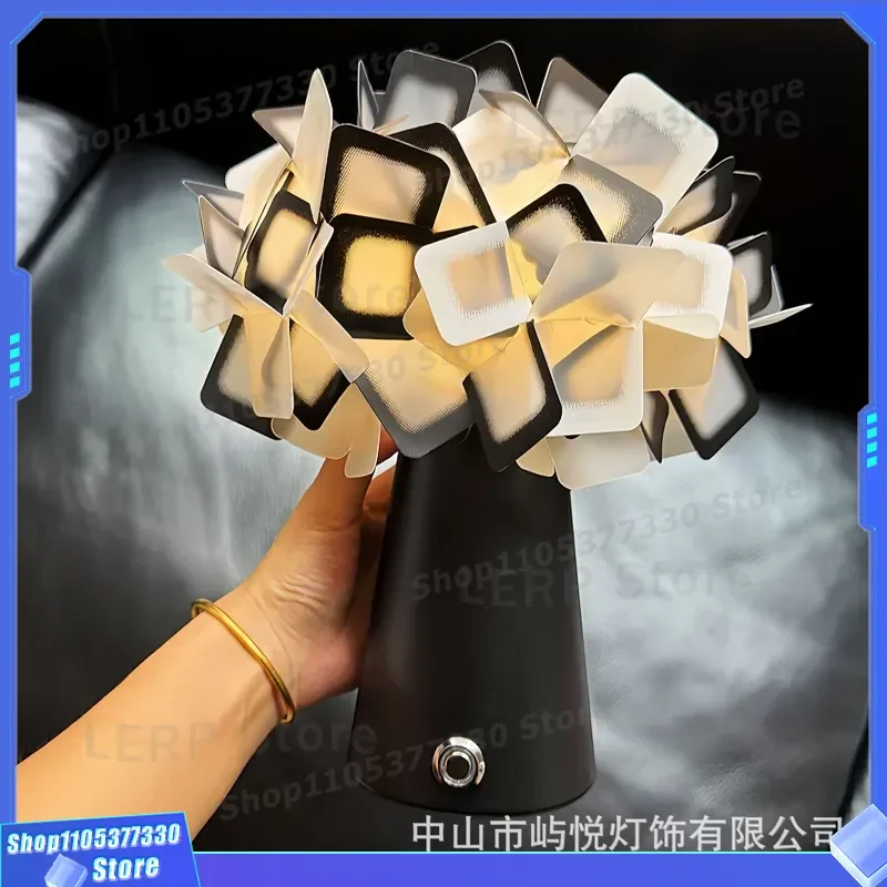 Nordic Postmodern Table Lamp Simple Living Room Bedroom Bedside Decoration Light for Hotel Study Italy Slamp Clizia Style