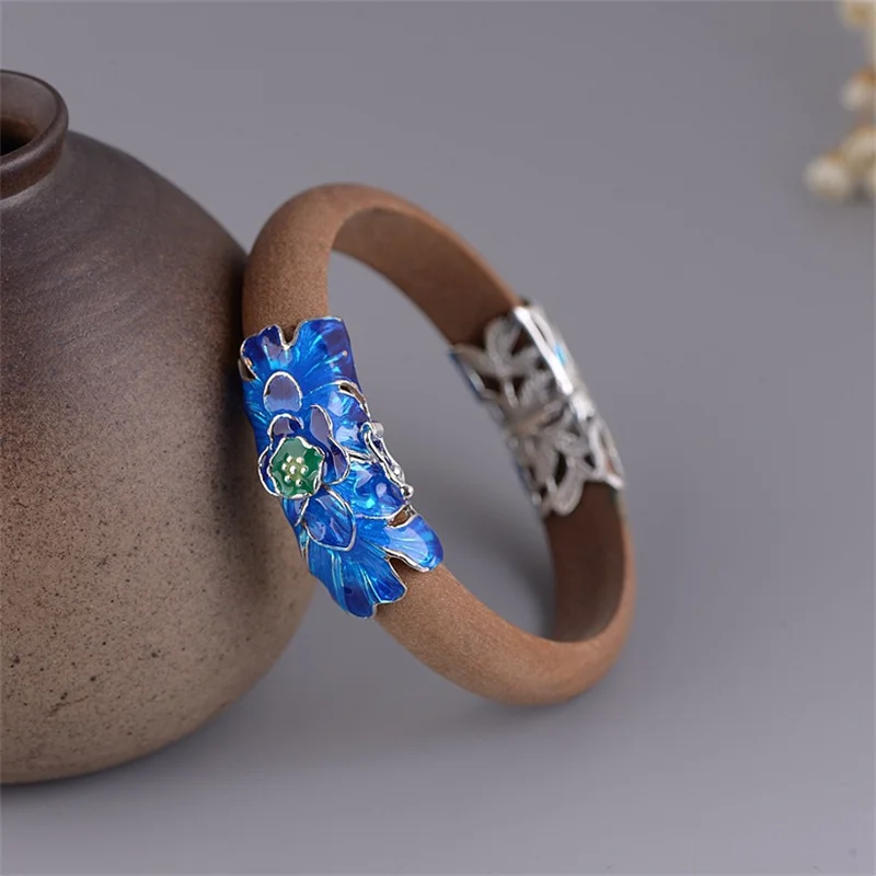 

Natural Sandalwood Ethnic Bangles for Women 925 Silver Enamel Green Lotus Blue Peony Flower Bangle Opening China Chic Jewelry
