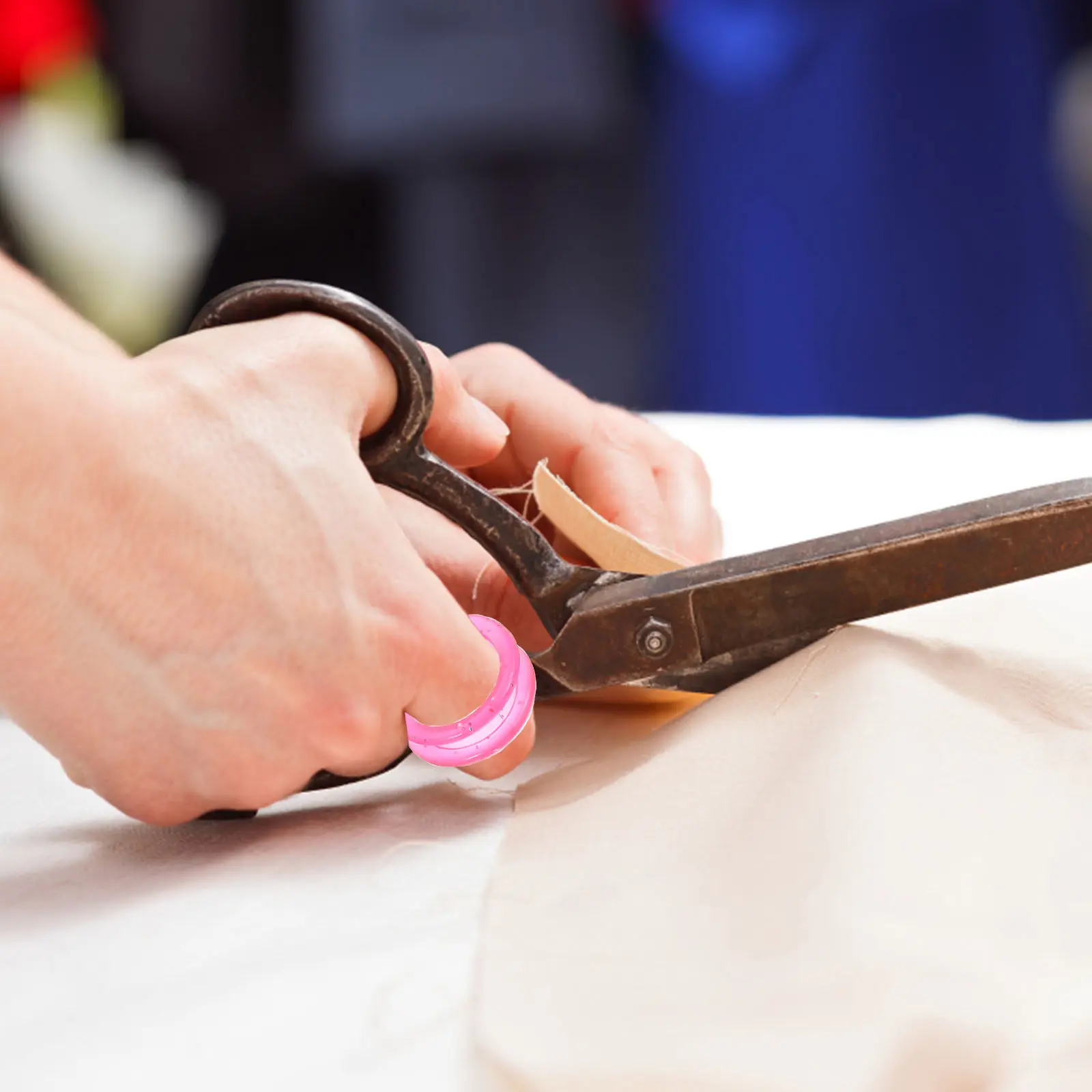 

12Pcs Silicone Scissor Finger Rings Soft Colored Protective Covers Anti-Skid Hairdressing Pet Grooming Shears Shears Finger Ring