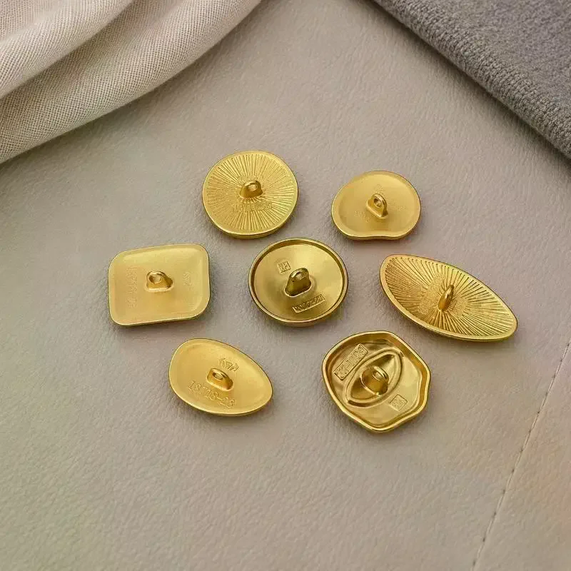 1pcs Creative Eye-Shaped Button Irregularly Shaped Buttons Personality Sweaters Shank Button Accessories