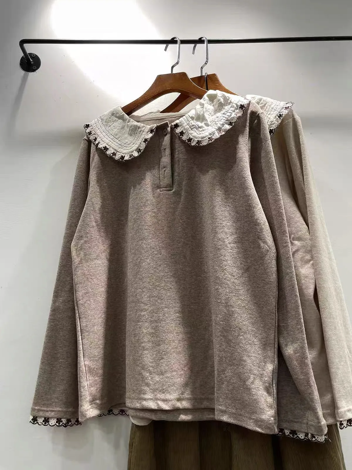 Women Vintage Lace Trim Peter Pan Collar Long Sleeve Tee Mori Girl Half Placket Soft Sweet Pullover Blouse with Lace Cuffs
