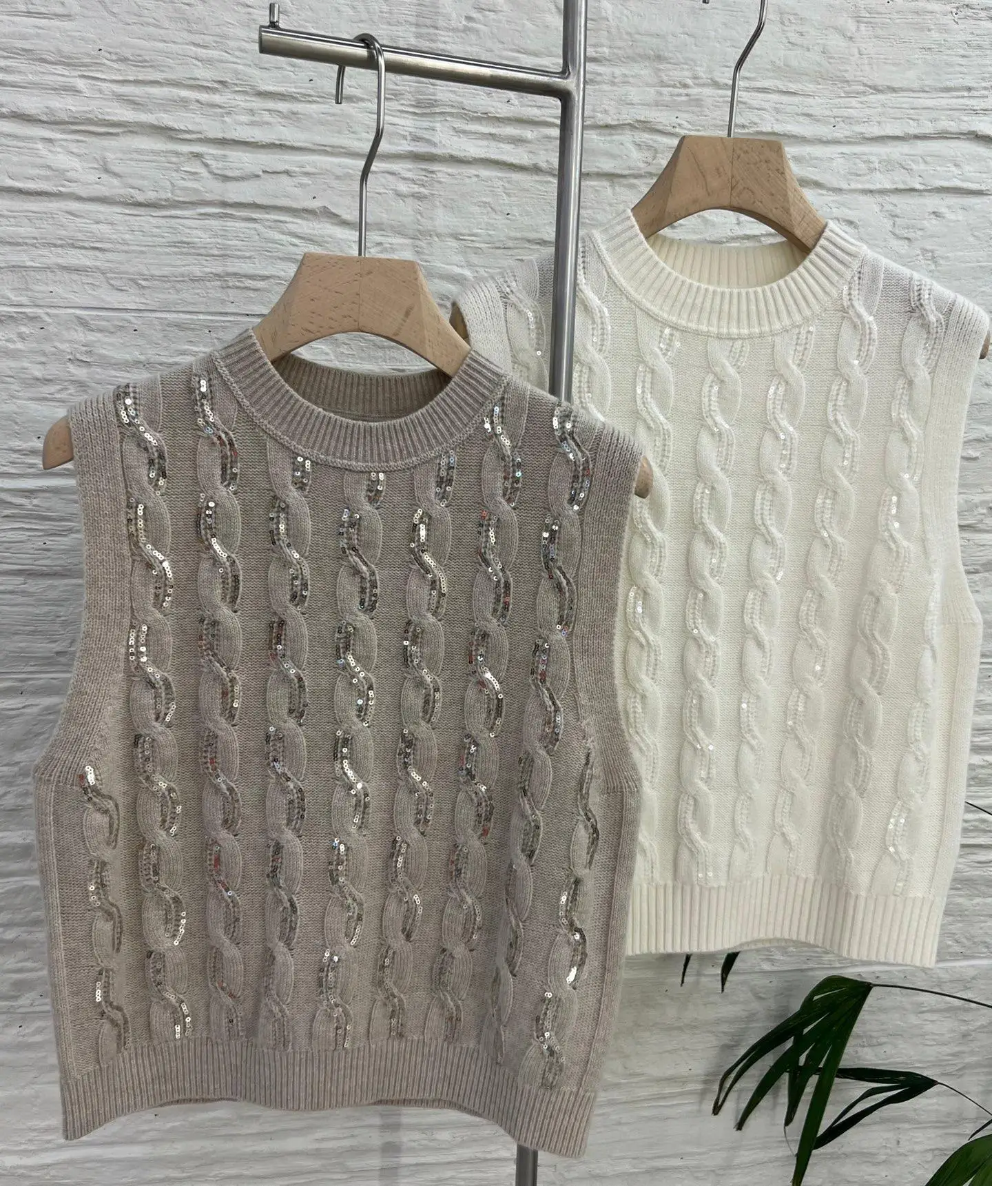 

Женский повседневный универсальный модный кашемировый вязаный жилет без рукавов с круглым вырезом и блестками