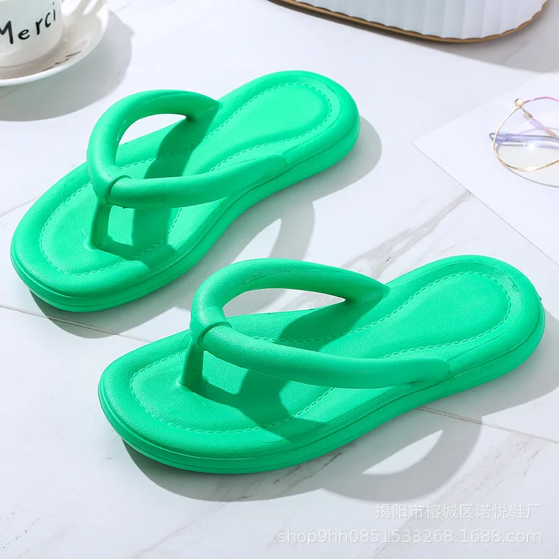 New Korean Style Fashion Flat Heels Clip Toe Cut-outs Women Beach Flip-flops Ladies Jelly Shoes Flip Flops