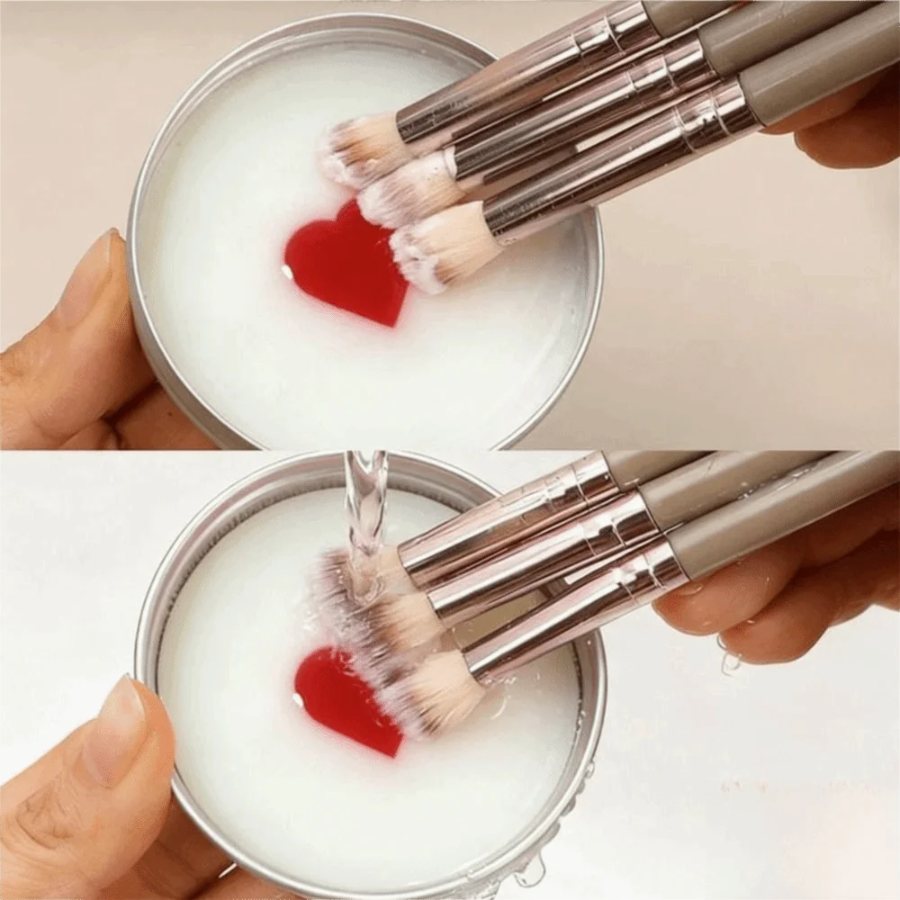 Deep Clean Makeup Brush Cleaner Soap with Silicone Mat Heart Shape Cosmetic Sponge Cleaner Reusable Quick-Dry Beauty Tool Washer