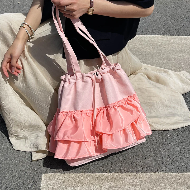 2024 New Summer Pleated Skirt Large Capacity Tote Bag Designer Drawstring Commuter Shoulder Bag Leisure Vacation Fashion Handbag