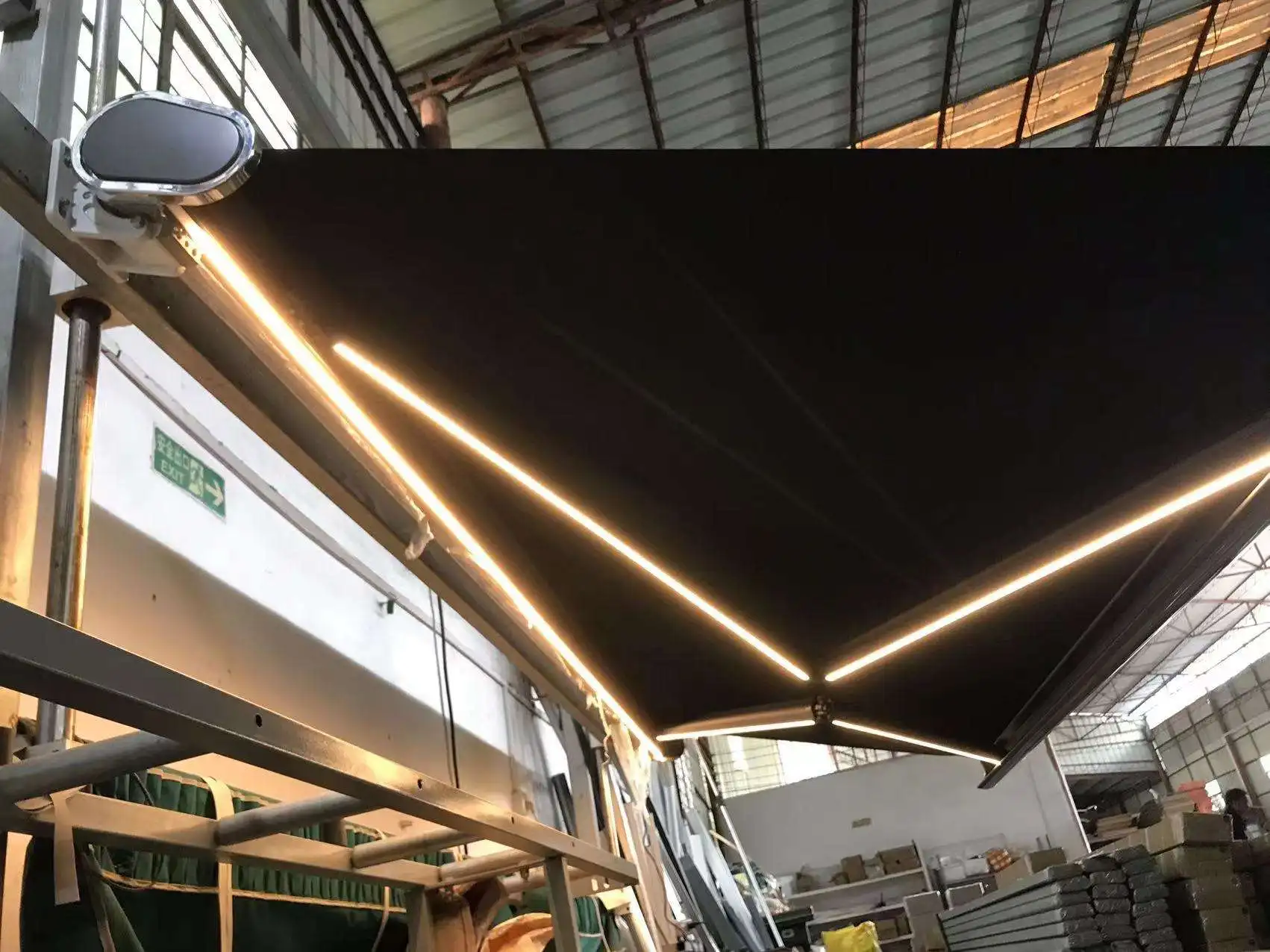 

Custom Electric Patio Garden Aluminum Full Cassette Awnings Acrylic Waterproof Retractable Folding Outdoor Retractable Awning