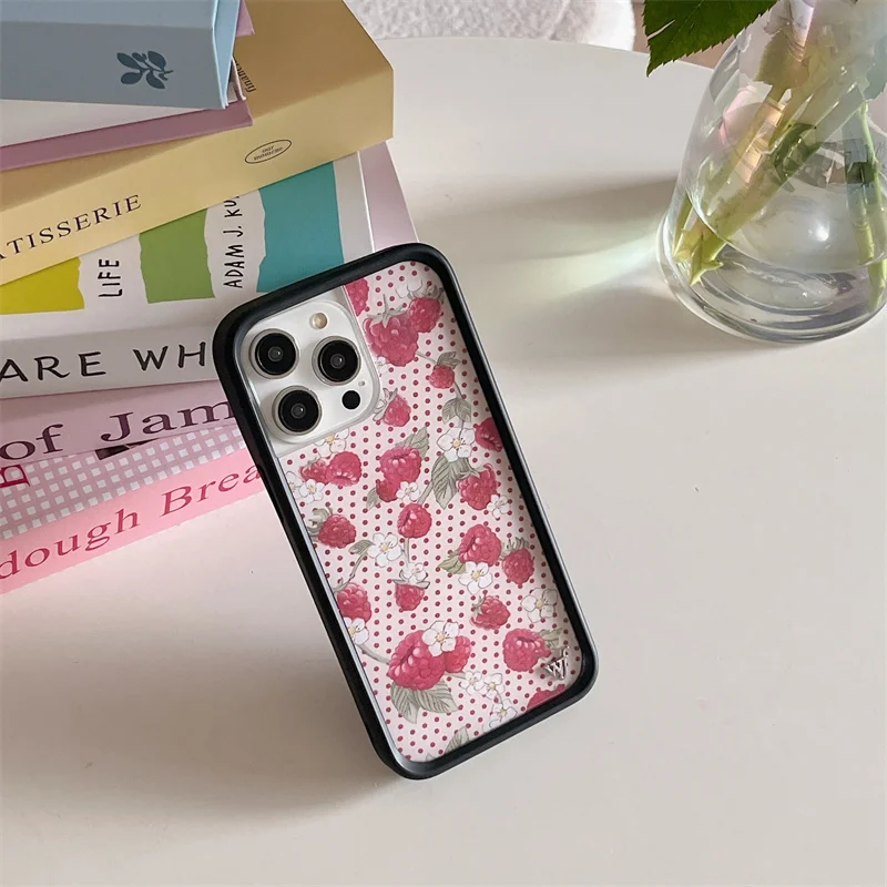 Wildflower 3D Summer Fruit Cute Grape Strawberry Cherry Phone Case per iPhone 15 14 13 12 16Pro Max WF Cartoon Pink Lovely Cover