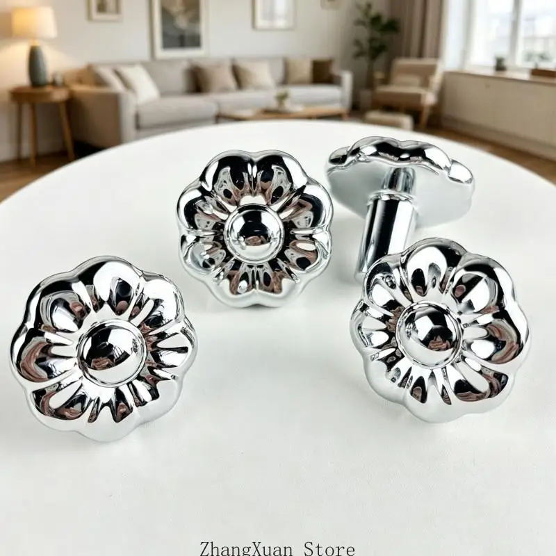 Runde Blumenknöpfe für Möbel, leuchtend silberne Schubladengriffe, 4er-Set 3XUF – Detail 5