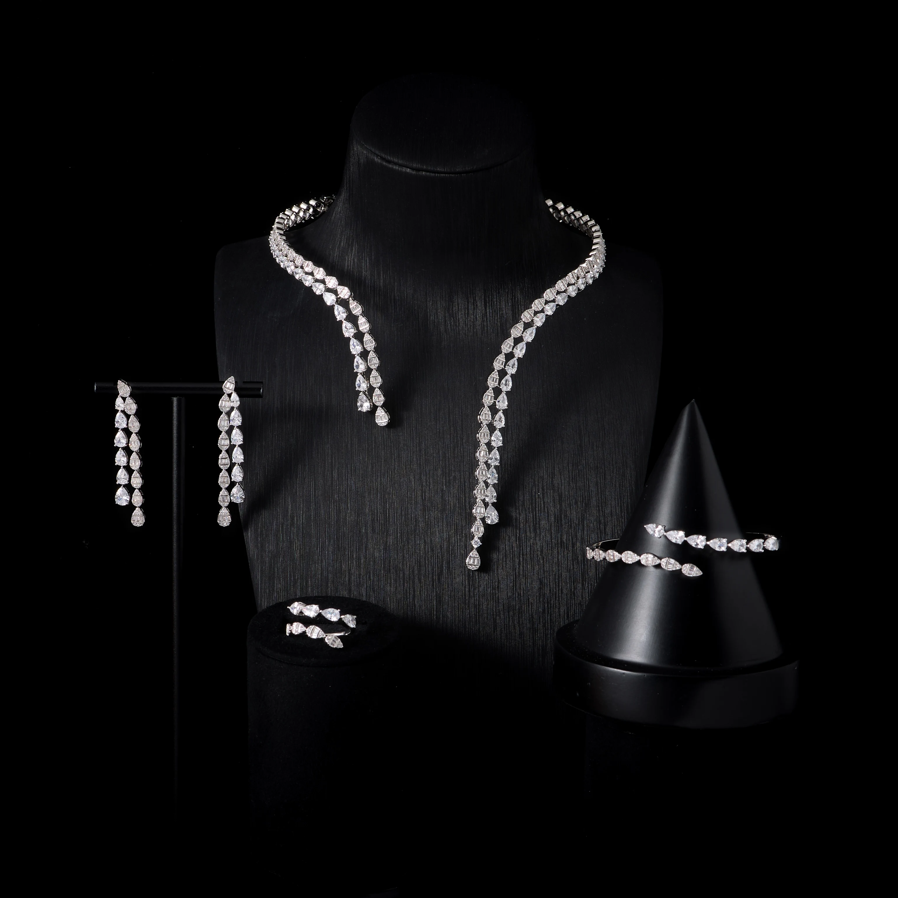 

IN JEWELIFE Bridal Cuff Necklace Sets for Women Cubic Zirconia Choker Jewellery Set Dubai Saudi Party Engagement Accessory
