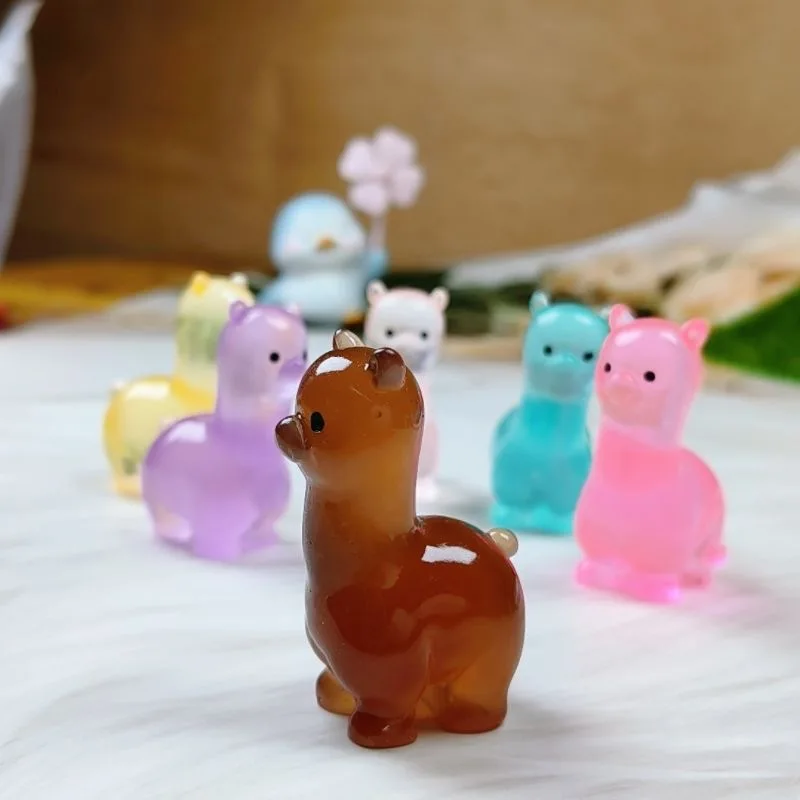 40 Uds Mini Alpaca que brilla en la oscuridad decoración de jardín de hadas estatua de Animal de Alpaca brillante creativa decoración de escritorio para el hogar regalo