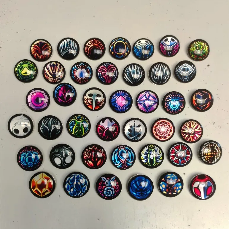 Op voorraad Hollow Knight Game Perifere magnetische beschermende Talisman Collectibles Decoraties Ornamenten Talisman Aangepast cadeau