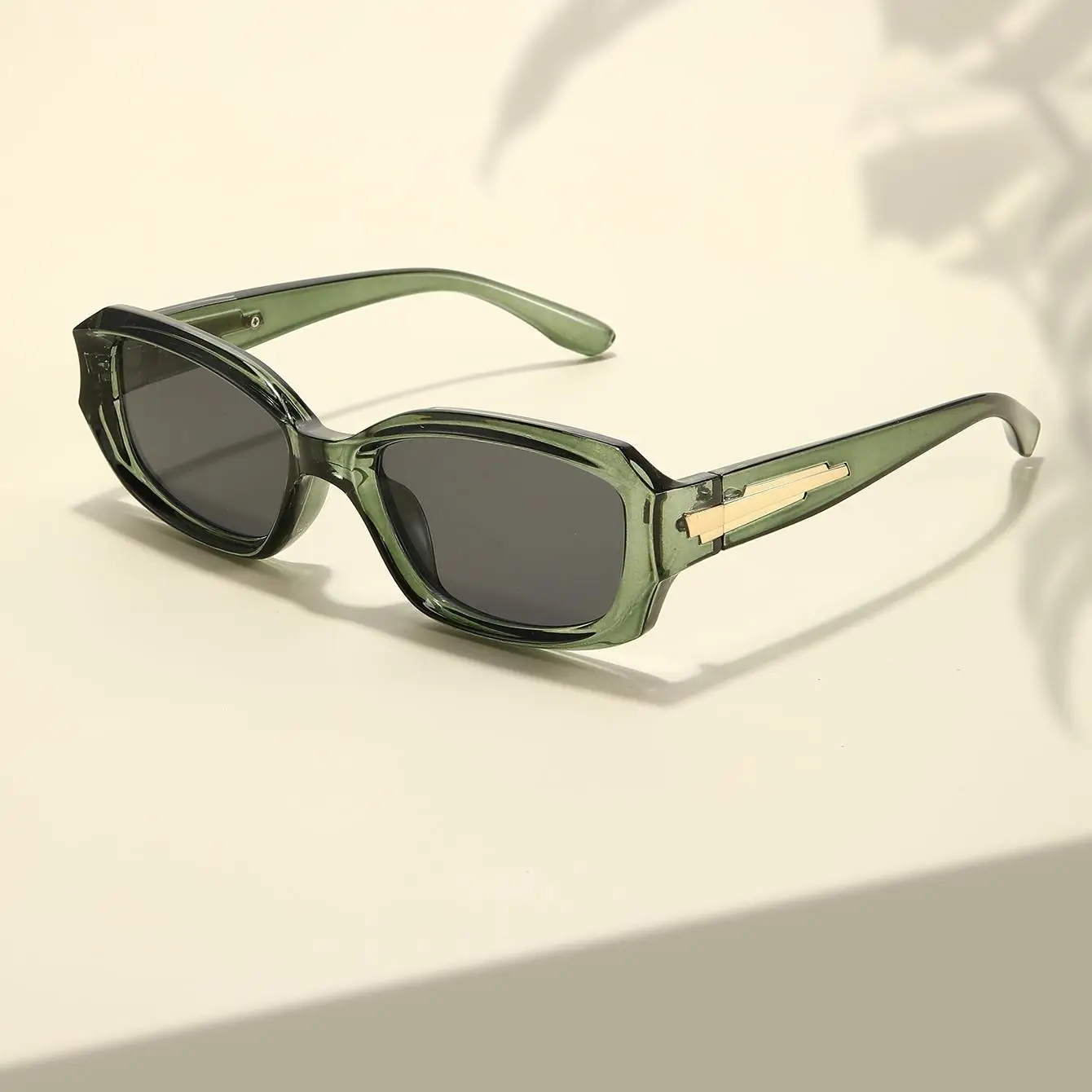 Kleine Sonnenbrille schwarzer Rahmen modische Sonnenbrille