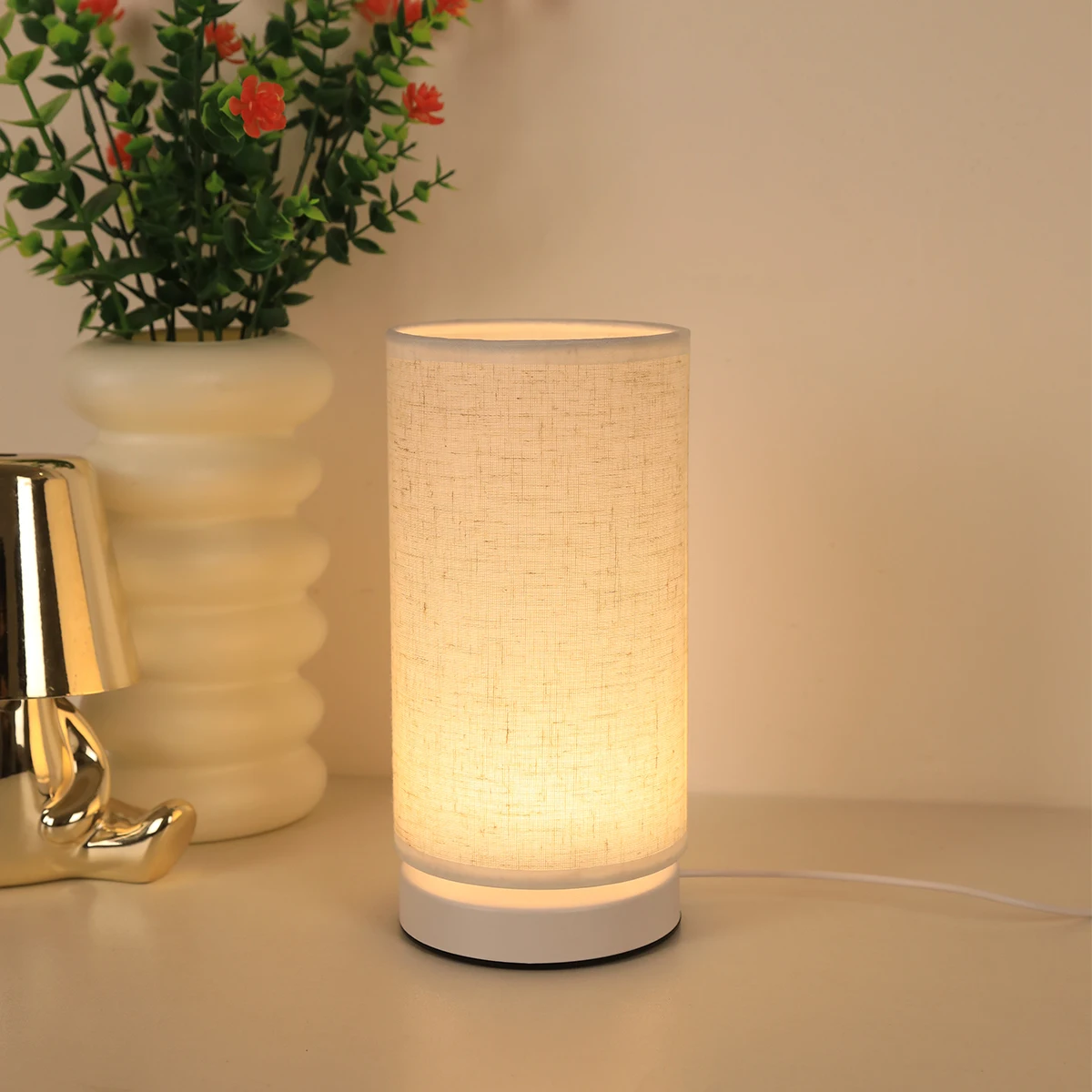 Fabric cylinder desk lamp linen lampshade LED home lighting decoration desk lamp suitable for bedroom lighting