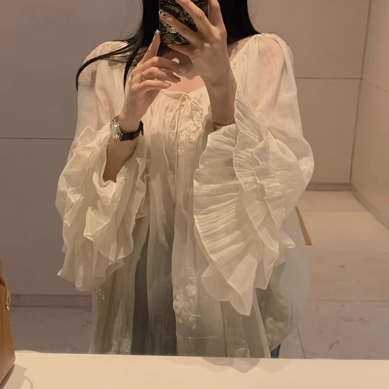 

Gagarich Sweet Embroidered Jacquard Trumpet Sleeve Shirt Women Autumn New Style French Age Reducing Loose Top