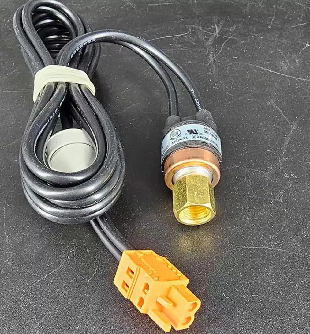 

New Carrier Air Conditioner 00PPG000008201C Pressure Sensor ACB-1UB37W 061F8438 PS45BAR 00PPG000008201
