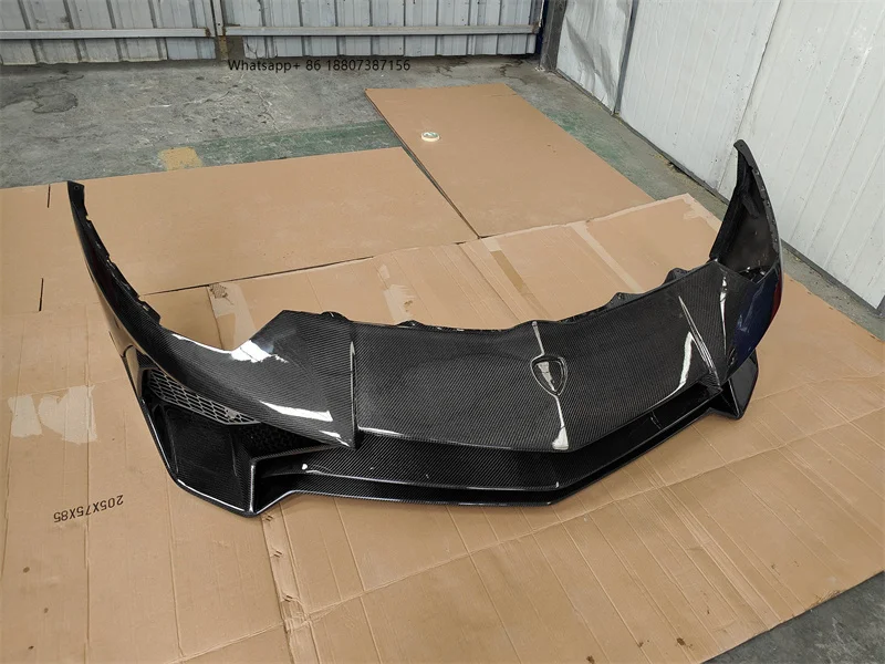 

Новый комплект обвеса из карбона для переднего бампера Lamborghini LP700 SV, включая крепежные винты