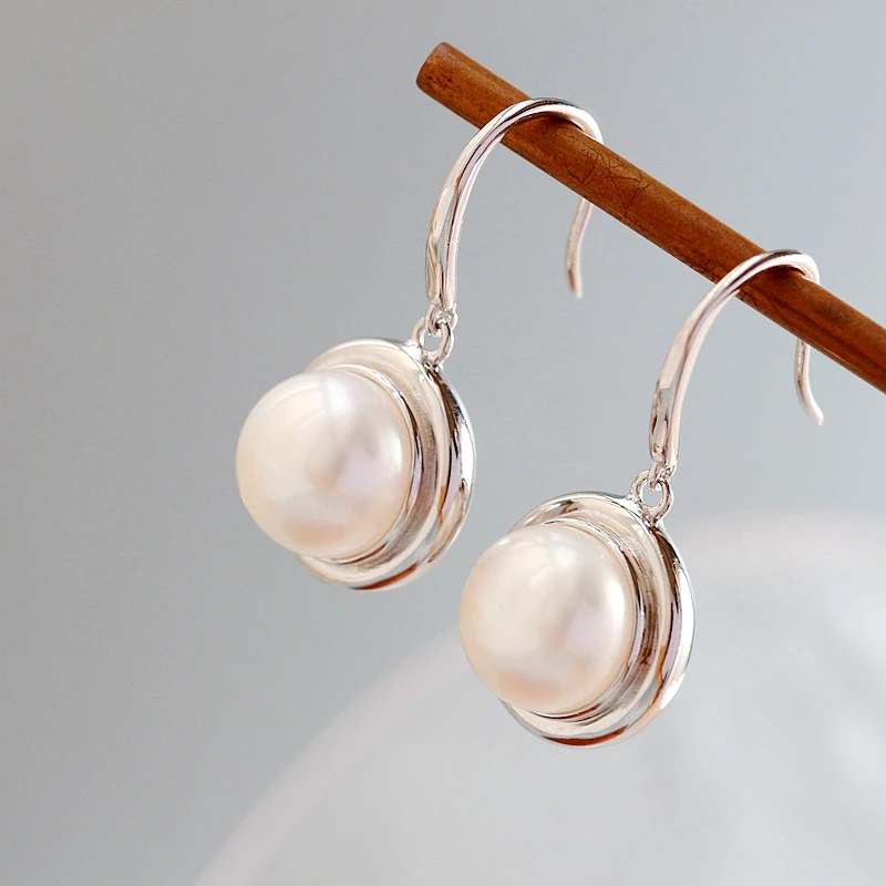 

Authentic 925 Sterling Silver Fashion Style Earring Inlaid Natural Freshwater Pearl Earrings Handmade Creative Jewelry Gift