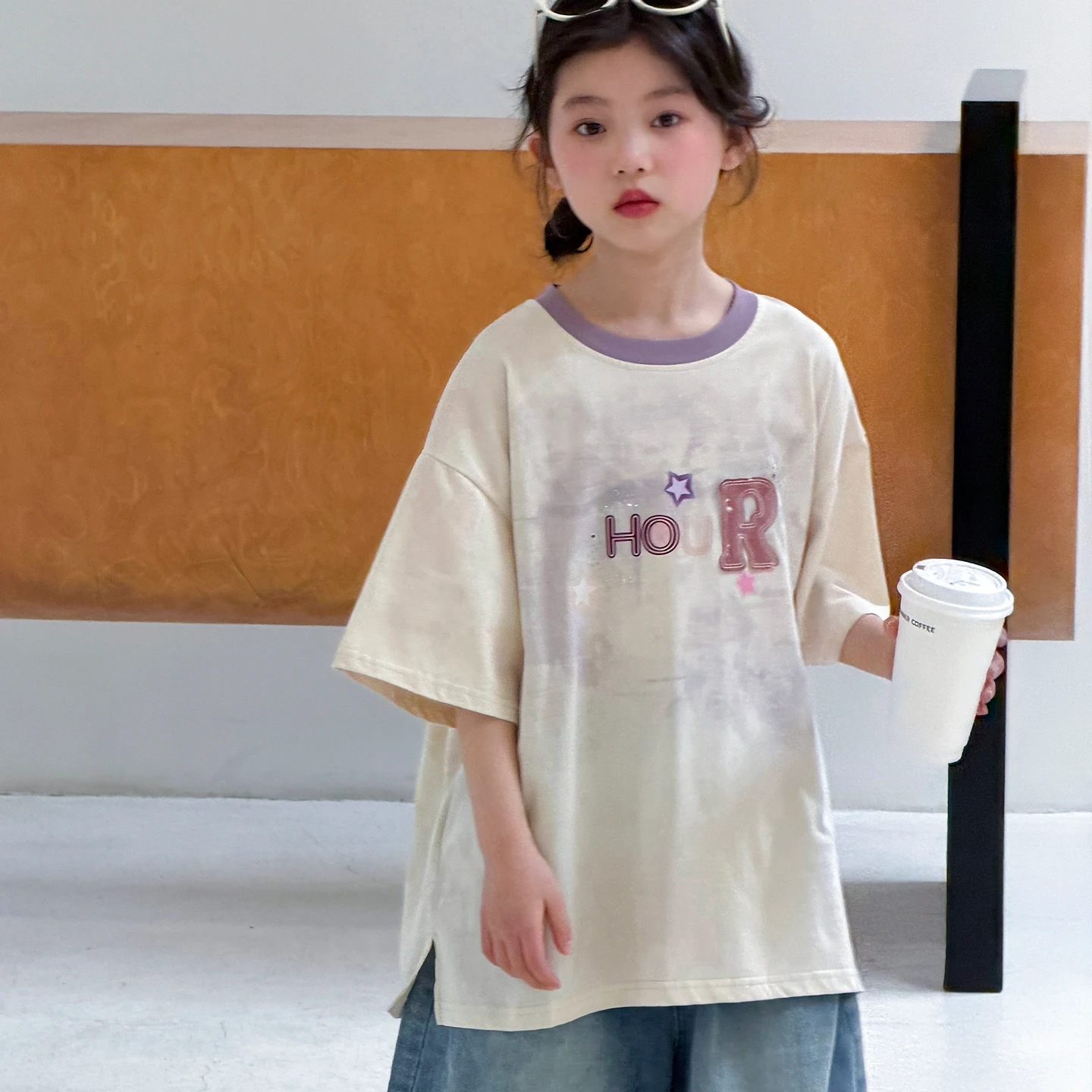 Popular Korean-style girls' T-shirts for elementary and middle school students featuring unique and cute designs for junior gir