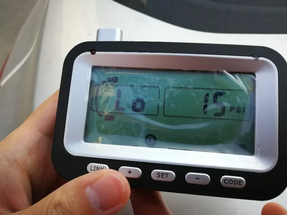 pre-programmed sensors FCC certification all time display RV tire pressure and tire temperature monitoring system