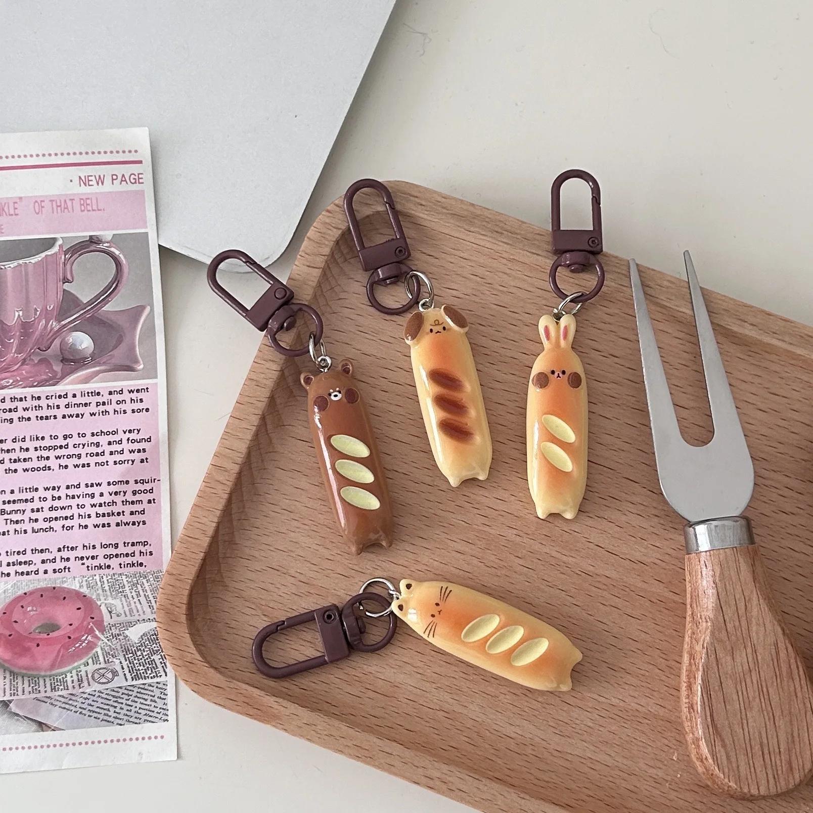 

Modern Creative Keychains Simulation Food Dessert Bread Keychain Student Backpack Cute Student Resin Pendant Key Chain Wholesale