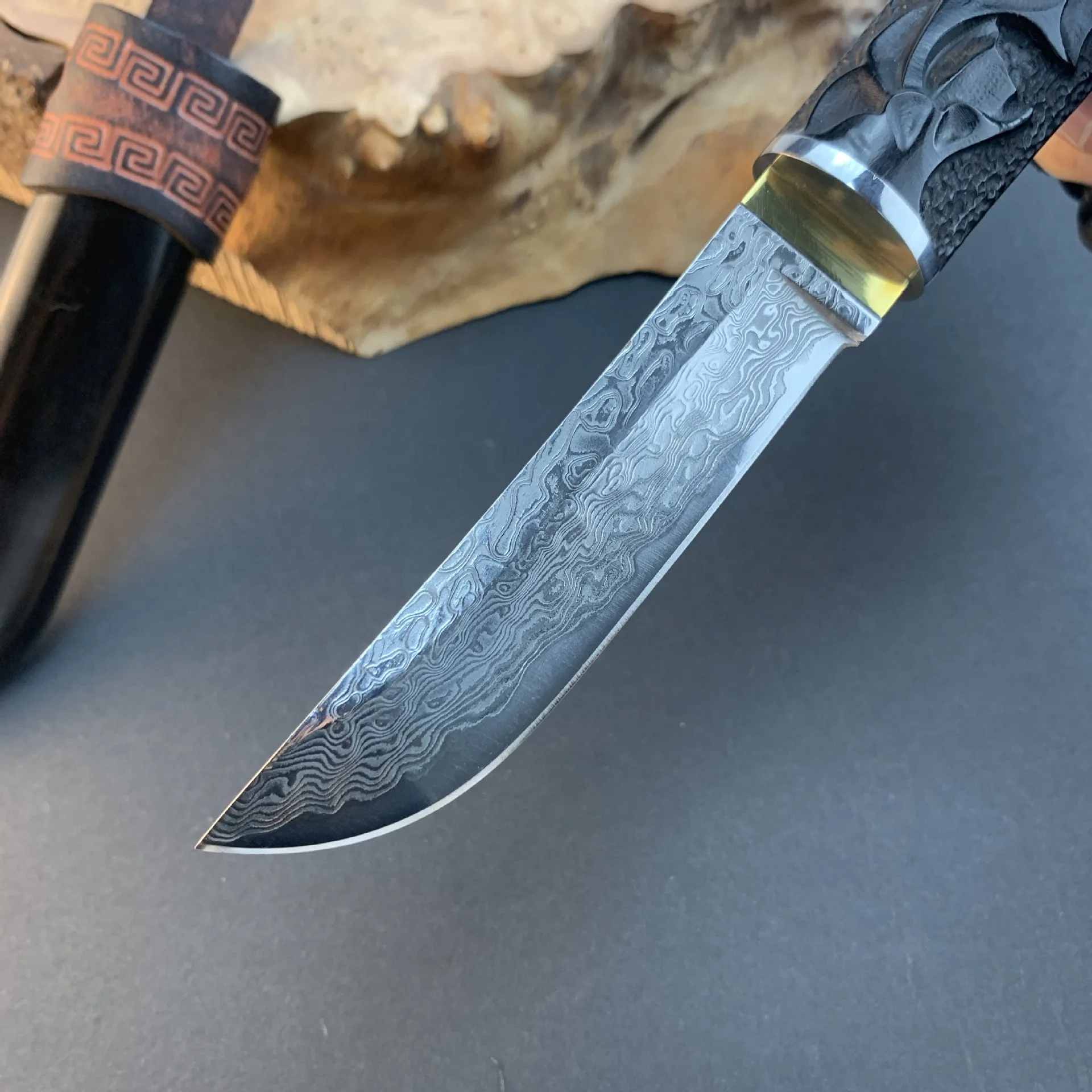 VG10 Damascus Steel Fixed Blade Knife Ebony Handmade Carving Handle Hunting Tool Collection Knife with Scabbard Gift for Men