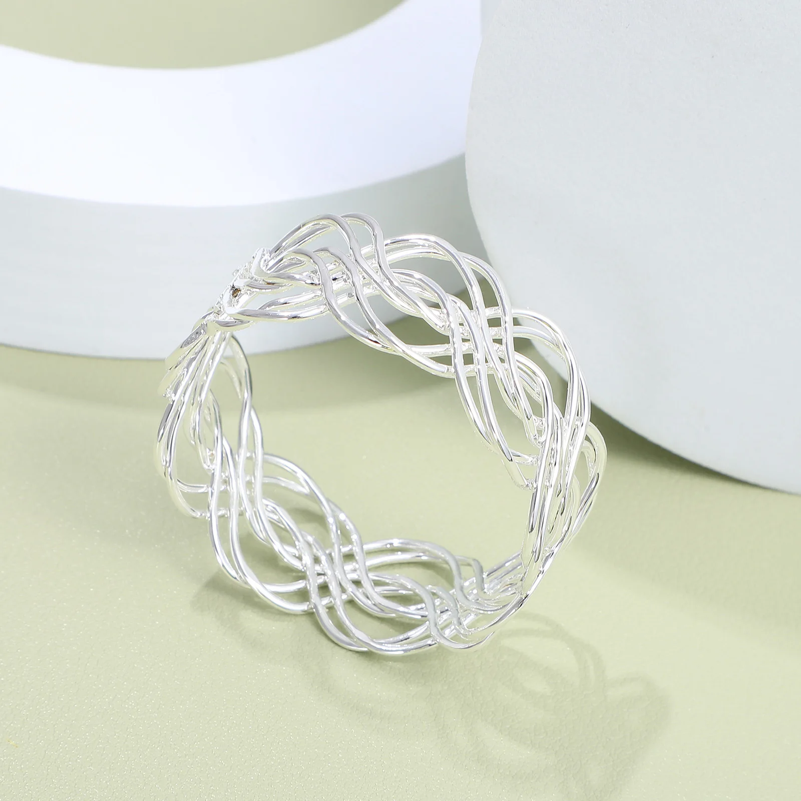 

6 pcs Napkin Rings Metal Rust-Proof Irregular Weaving Design For Wedding Party Dinner Holiday Table Setting Decorations