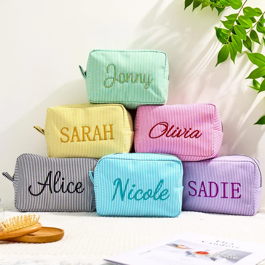 Personalized Makeup Bag, Seersucker Makeup Bag for Girl with Initials Name, Cosmetic Bag,Bridesmaid Gifts,Bridal Shower Gift