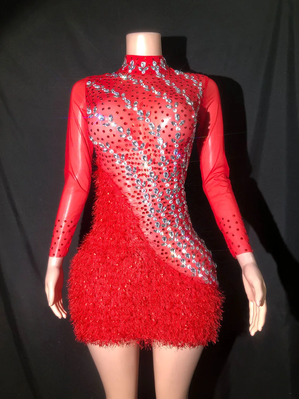 Maßge schneiderte Quasten Feder Mesh Spitze transparent hochela tisch lang ärmel ige Perle sexy enge Party kleid Bühne Performance-Kleid