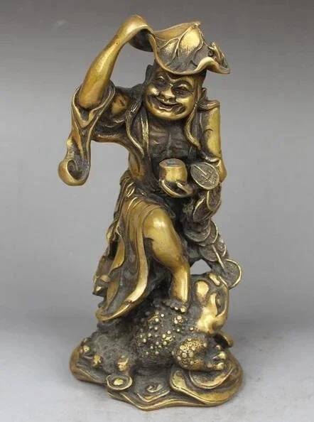 

Brass statue liu hai spittor play Feng shui is placed in plutus