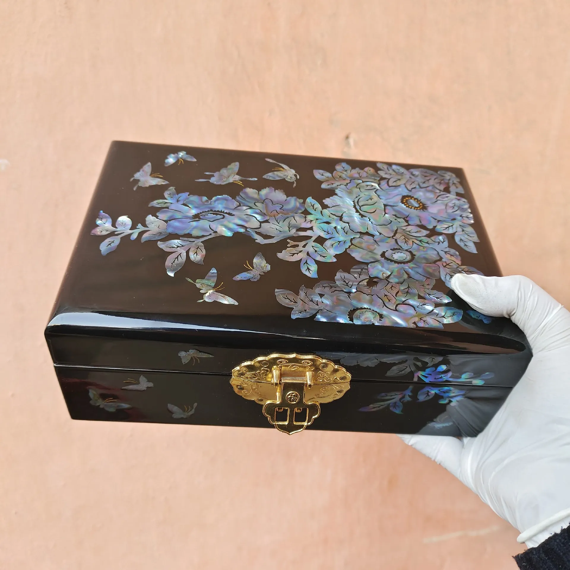 Radiant lacquerware, classical mother-of-pearl inlaid jewelry box, dressing box, wedding and birthday gift, other decorations