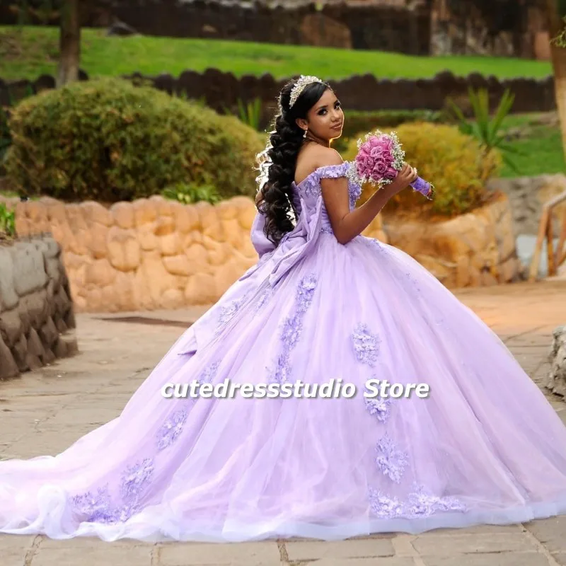 Lilac Elegant Quinceanera ชุดกับโบว์3D ดอกไม้ Applique เม็กซิกัน XV สาวชุด Vestidos De 15ปี