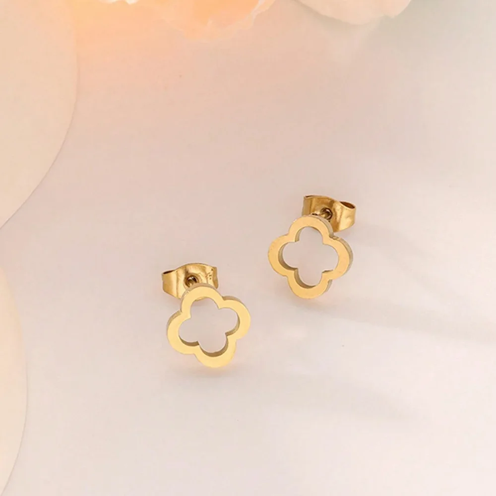Edelstahl Kreative Hohl Vier Pflaumenblüte Einfachen Stil Vierblättriges Kleeblatt Handgemachte DIY Ohrringe Schmuck Zubehör
