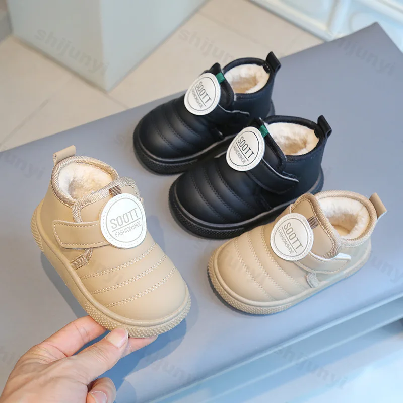 

Однотонные теплые толстые бархатные короткие зимние ботинки для мальчиков, зимние детские модные универсальные плюшевые удобные нескользящие хлопковые ботинки 2023 года