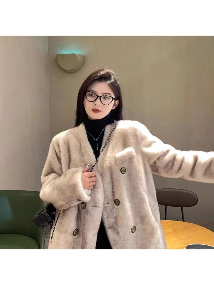 

French Winter Sweet Fashionable Faux Fur Gentle Elegant Solid Color Soft Delicate Charming Loose Commuting Dating Warm Outerwear