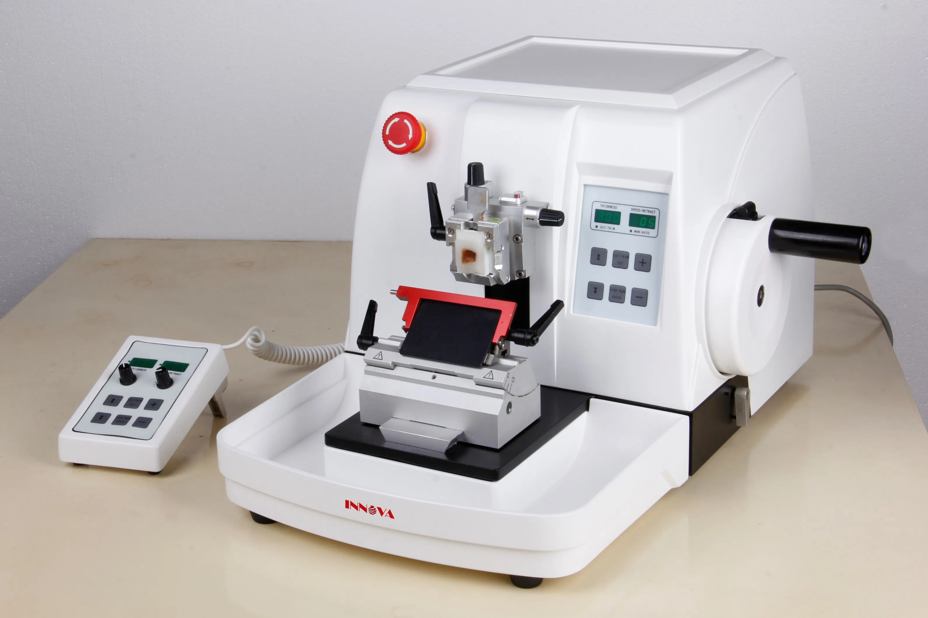 Brand for INNOVA Manual Rotary Microtome with Advanced High-precision Micro-drive Feed System