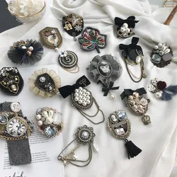 22 Style Elegant Women Camellia 5 Number Badges Tassel Pearl Crystal Brooches Pins Classic Vintage Wedding Party Brooch Jewelry
