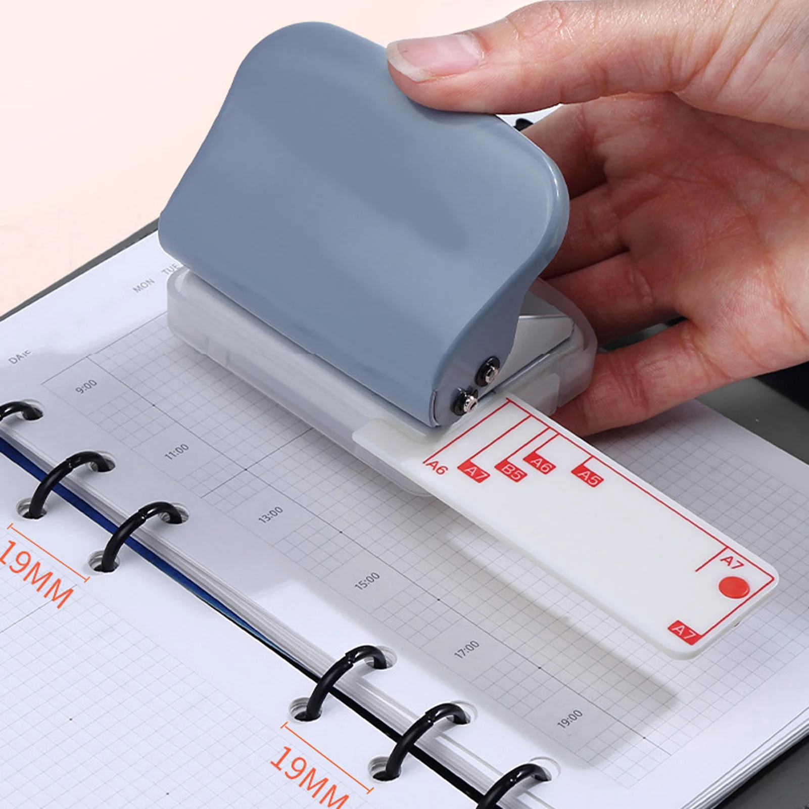 

【Новинка】99H3, ручной дырокол, дырокол, портативный ручной дырокол с 3 отверстиями, емкость 5 листов для скрапбукинга