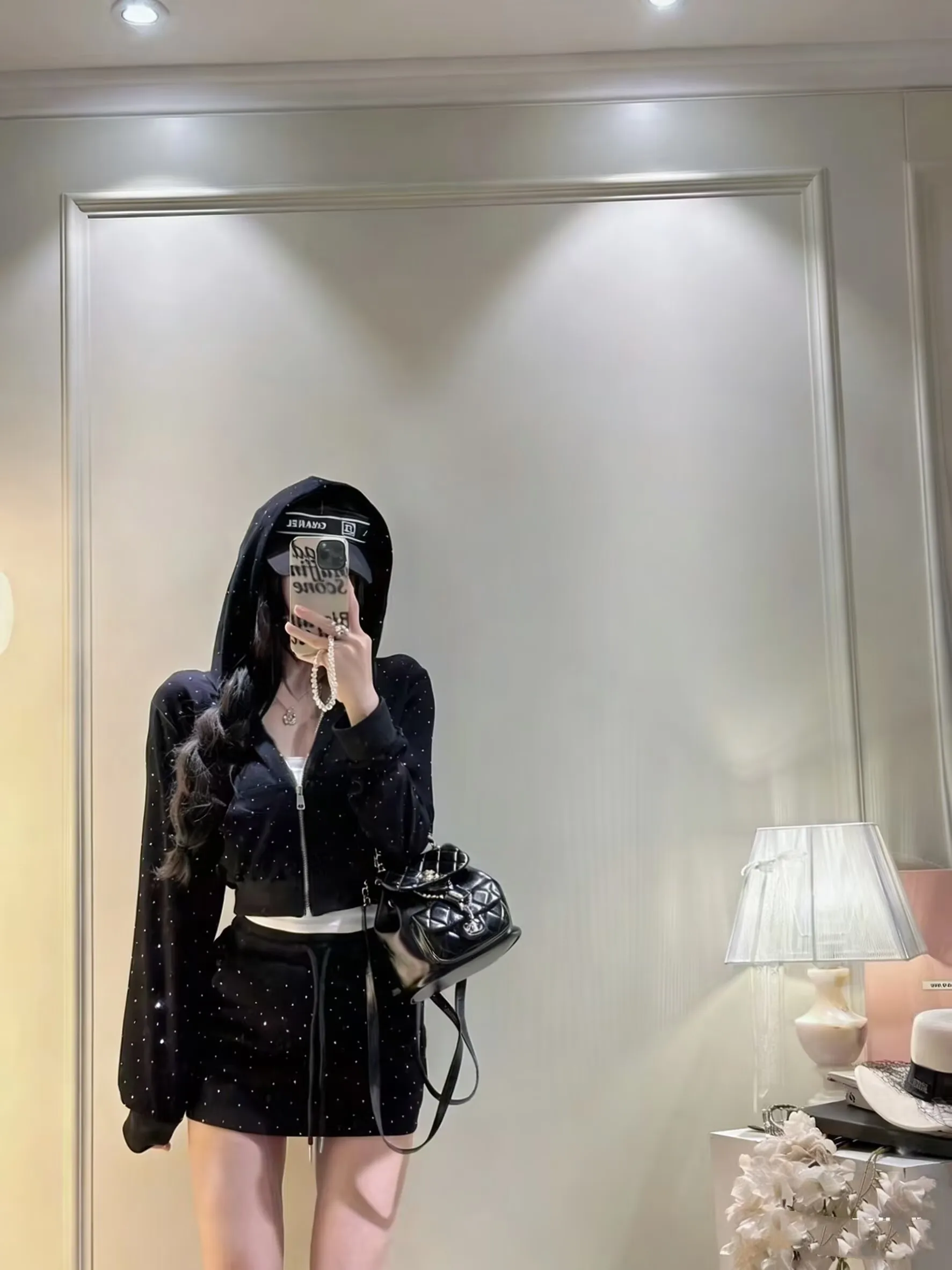 Casual Style Hot Girl Set Women's Spring New Design Sense Hot Diamond Short Hat Sweatshirt Elastic Waist Belt Short Skirt