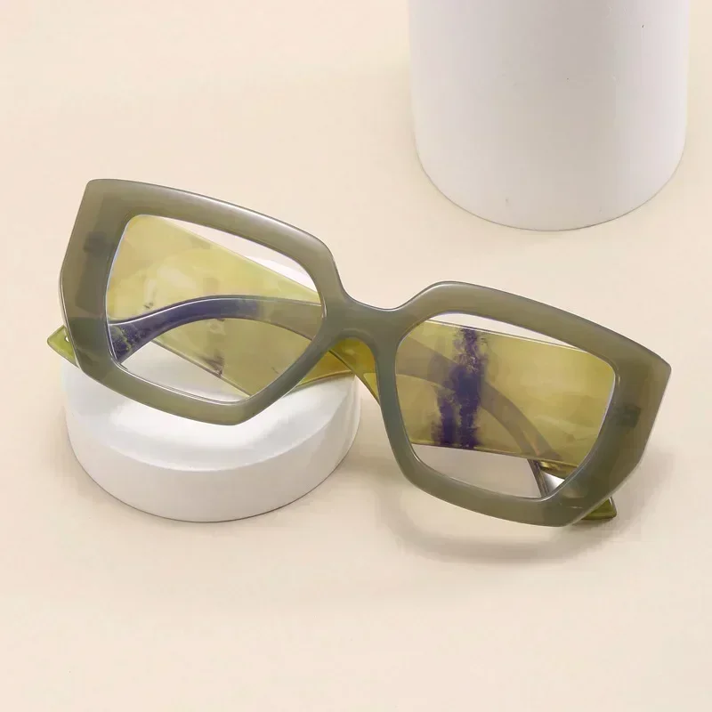 

Hot Flat Mirror Men's Personalized Large Frame Ins Fashion Women's European and American Style Irregular Sunglasses Eyeframe