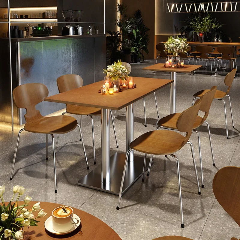 Table et chaise de è, thé au lait, dessert, célébrité Internet