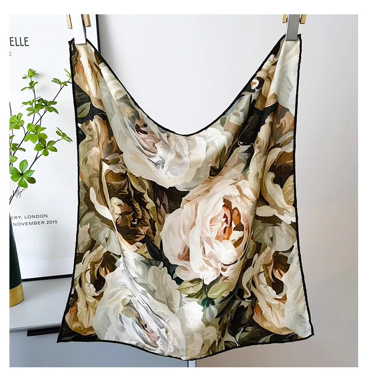 

Luxury Scarf Winter Square Shawls Hand Rolled Scarf Head Clothing Designer Accessories Hair Bandanas