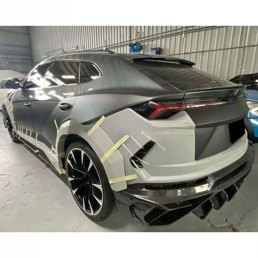 Mans Style Dry Carbon Fiber Car Body Kit for URUS