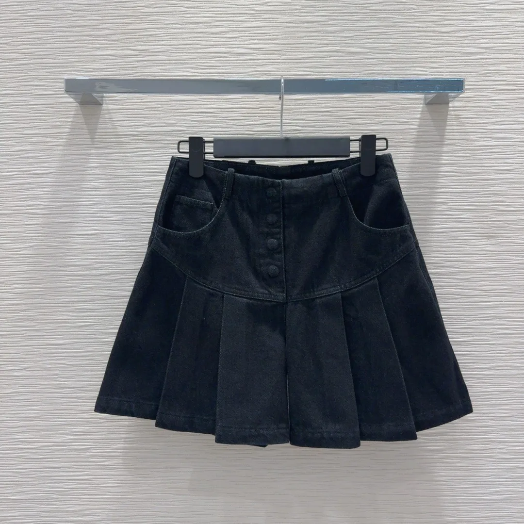 

2025SS new dress super fashionable patchwork denim personalized tone upper body is cool and sassy with delicate texture and natu