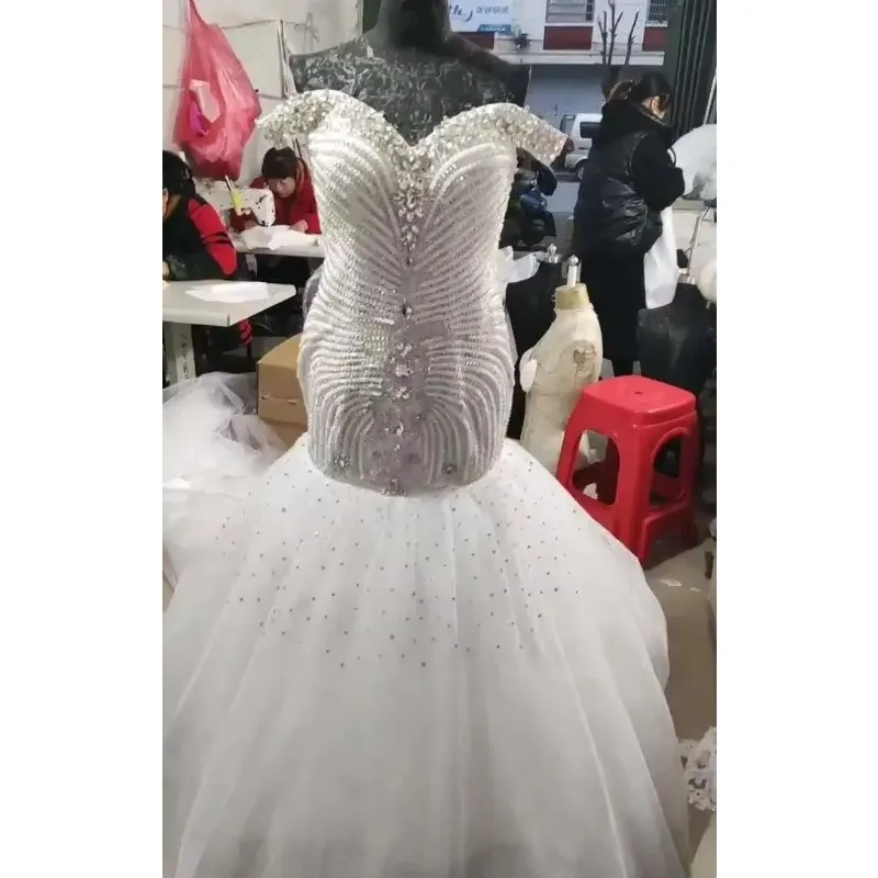 Robe de mariée sirène personnalisée, épaules dénudées, cristaux perlés, Tulle brillant, queue de poisson, grande taille